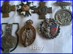 LOT MEDAILLES & INSIGNES MILITAIRES Légion d'honneur, Croix de Guerre, militaria