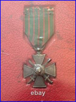 La Croix de Guerre par un groupe d'anciens Combattants décorés, Quillet 1941