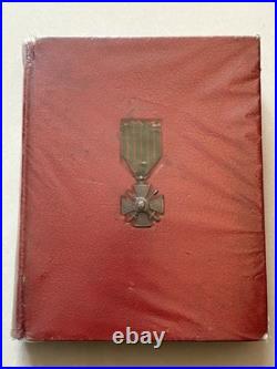La Croix de Guerre par un groupe d'anciens Combattants décorés, Quillet 1941