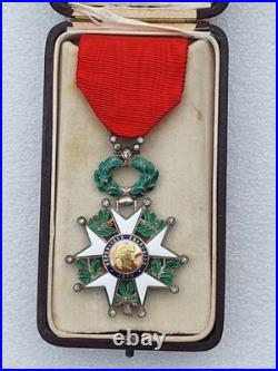 Légion d'Honneur chevalier, argent centres en or, brillants dans les pointes