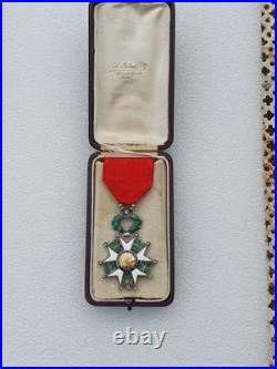 Légion d'Honneur chevalier, argent centres en or, brillants dans les pointes