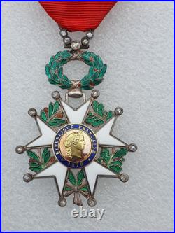 Légion d'Honneur chevalier, argent centres en or, brillants dans les pointes