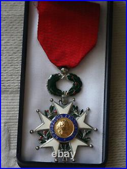 Légions d'honneur (Lot de trois 3ème, 4ème et 5ème République)