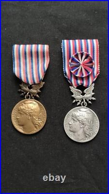 Lot 2 Médailles D'honneur Postes Télécommunications Attribuées Bronze + Argent