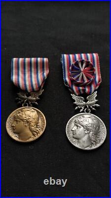 Lot 2 Médailles D'honneur Postes Télécommunications Attribuées Bronze + Argent