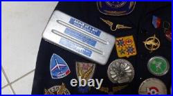 Lot Objets Armee Air Veste Coupelles Medailles Ecussons Divers