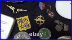 Lot Objets Armee Air Veste Coupelles Medailles Ecussons Divers