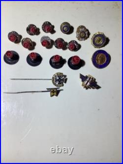 Lot de 10 rosettes d'Off. De la Légion d'Honneur 1 de Gr. Croix + 7 épinglettes