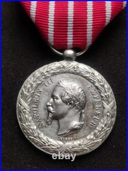 MÉDAILLE CAMPAGNE D'ITALIE 1859 NAPOLÉON III 2nd EMPIRE, REVERS BOMBÉ, SUPERBE