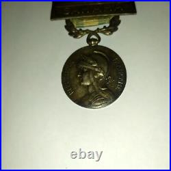 MEDAILLE COLONIALE 3 AGRAFES dont 2 A CLAPET