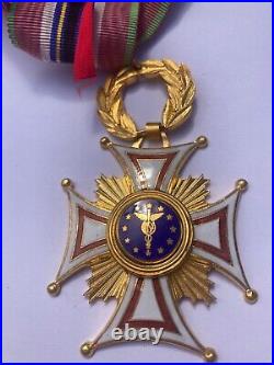 MÉDAILLE CROIX DE COMMANDEUR EUROPÉEN de médecin (Médical)