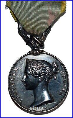 MEDAILLE DE CRIMEE 1854, SECOND EMPIRE, avec agrafe SEBASTOPOL sur RUBAN en SOIE