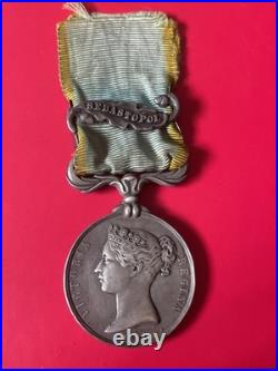 MEDAILLE DE CRIMEE SIGNEE E. F. Fabrication Française Agrafe Sébastopol