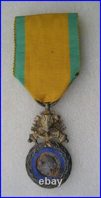 MEDAILLE MILITAIRE MODELE des VERSAILLAIS versailles versaillaise