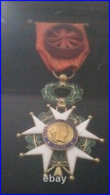 MILITARIA Médailles / décorations militaires anciennes Etoile Épée Suède Ordre