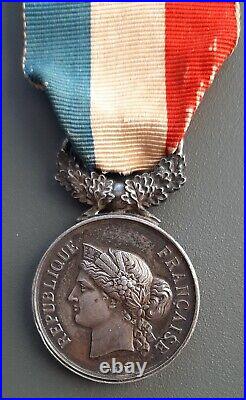 Médaille 1875 Barre Actes de Dévouement Ministère de l'Intérieur ORIGINAL MEDAL