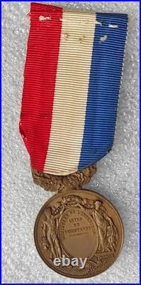 Medaille Actes De Devouement Rare Modele Bronze De Fabrication Privee Non Signee