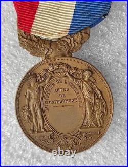 Medaille Actes De Devouement Rare Modele Bronze De Fabrication Privee Non Signee