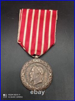 Médaille Campagne d'Italie Napoléon III en argent massif Poinçonné, fab E. FALOT