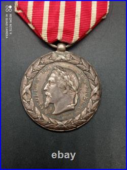 Médaille Campagne d'Italie Napoléon III en argent massif Poinçonné, fab E. FALOT