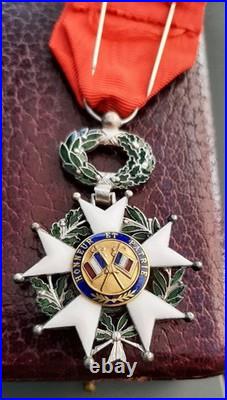 Médaille Chevalier Légion d'Honneur Indochine émail 4° République SUP en boite
