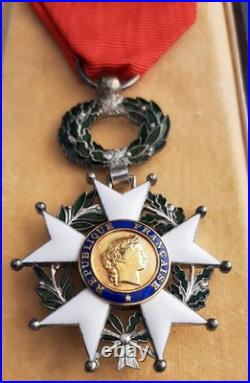 Médaille Chevalier Légion d'Honneur Indochine émail 4° République SUP en boite