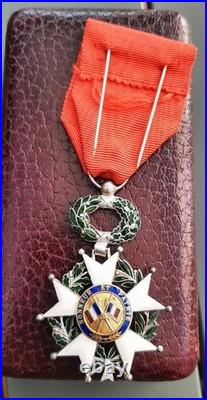Médaille Chevalier Légion d'Honneur Indochine émail 4° République SUP en boite
