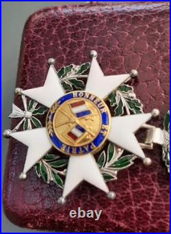 Médaille Chevalier Légion d'Honneur Indochine émail 4° République SUP en boite