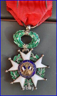 Médaille Chevalier Légion d'Honneur argent IV° 4° République Indochine en Boite