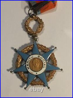 Médaille Commandeur du mérite social (25-3)