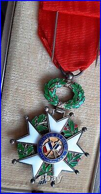 Médaille Croix Chevalier Légion d'Honneur 5° République de luxe en boite MEDAL