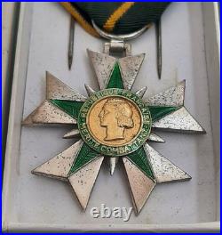 Médaille Croix de Chevalier Mérite Combattant 1953 argent ORIGINAL FRENCH MEDAL