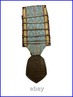 Médaille De La Libération 39-45 5 Agrafes. Poinçon + BR