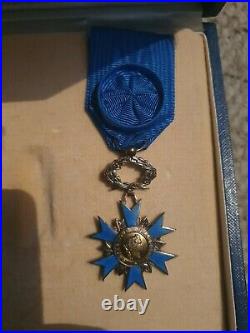 Médaille Du Mérite Commandeur