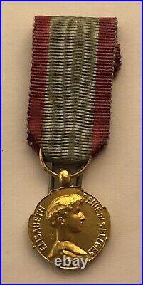 Médaille Elisabeth La Reine Des Belges Medal Bruxelles 1914 1918