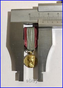 Médaille Elisabeth La Reine Des Belges Medal Bruxelles 1914 1918