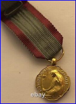 Médaille Elisabeth La Reine Des Belges Medal Bruxelles 1914 1918