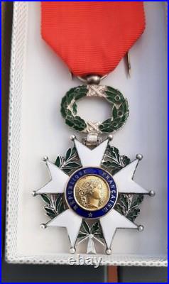 Médaille Etoile de Chevalier Ordre de la Légion d'Honneur émail 5° République