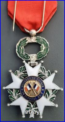 Médaille Etoile de Chevalier Ordre de la Légion d'Honneur émail 5° République