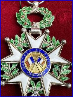 Médaille Légion D'honneur Ve République En Argent