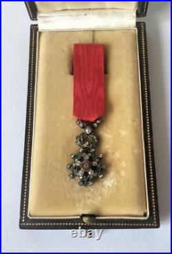 Médaille Légion d'Honneur Réduction avec Diamant et Émeraudes avec écrin Falize