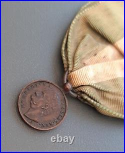 Médaille MINIATURE ITALIE Umberto I Italia Rex SALUTIS PUBLICAE BENEMERENTIBUS