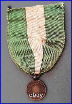 Médaille MINIATURE ITALIE Umberto I Italia Rex SALUTIS PUBLICAE BENEMERENTIBUS