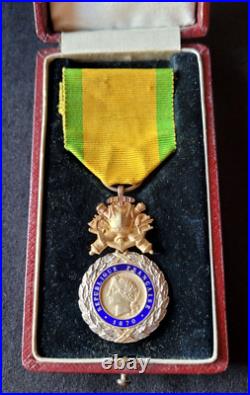 Médaille Militaire 1870 vermeil orfèvre trophée cuirasse écrin Halley Lagne