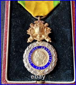 Médaille Militaire 1870 vermeil orfèvre trophée cuirasse écrin Halley Lagne