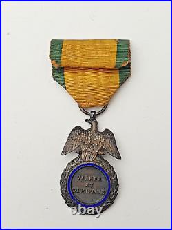 Médaille Militaire, 2° type Second Empire, éclats à l'avers