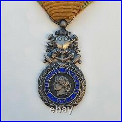 Médaille Militaire 3° type, monobloc, modèle des versaillais, parfait état