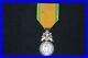 Medaille-Militaire-Trophee-Monobloc-dite-De-Versailles-signee-Barre-01-nvso