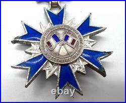 Médaille Ordre National du Mérite France émail bleu ruban original 10cm 1963
