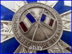 Médaille Ordre National du Mérite France émail bleu ruban original 10cm 1963